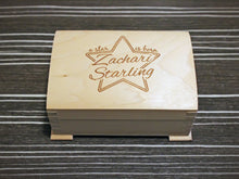 Lade das Bild in den Galerie-Viewer, Personalisierte Holzbox, Personalisierte Schmuckbox, Andenkenbox, Personalisierte Schmuckbox