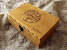 Load image into Gallery viewer, Custom engraved monogram box, Personalized monogram keepsake box