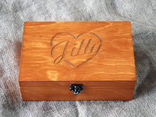 Load image into Gallery viewer, Keepsake jewelry box with name and heart engraved, Treasury box