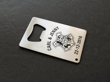 Lade das Bild in den Galerie-Viewer, Personalisierte Flaschenöffner aus Edelstahl, Paarnamen auf Flaschenöffner, Hochzeitsgeschenk