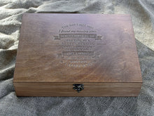 Cargar imagen en el visor de la galería, Caja de recuerdos personalizada para ella o para él, caja de regalo de aniversario de recuerdo personalizada
