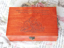 Cargar imagen en el visor de la galería, Caja de madera con cita de Winnie the Pooh, caja de recuerdos, caja con cita grabada, caja de joyería con grabado personalizado, caja de recuerdos, caja de recuerdos
