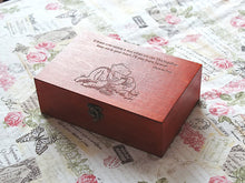 Cargar imagen en el visor de la galería, Caja de madera con cita de Winnie the Pooh, caja de recuerdos, caja con cita grabada, caja de joyería con grabado personalizado, caja de recuerdos, caja de recuerdos