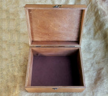 Lade das Bild in den Galerie-Viewer, Kapsel zum ersten Geburtstag, Personalisierte Baby-Erinnerungsbox, Holzbox