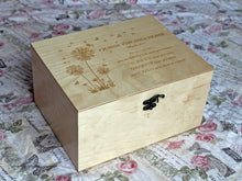 Lade das Bild in den Galerie-Viewer, Individuelle Holzbox mit Winnie the Pooh-Vers, Erinnerungsbox für Babys – Zeitkapsel, Erinnerungsbox aus Holz