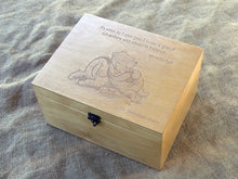 Lade das Bild in den Galerie-Viewer, Winnie the Pooh Zitat, Holzbox mit individuellem Spruch, Erinnerungsbox, Gravierte Zitatbox, Schmuckbox mit individueller Gravur, Erinnerungsbox