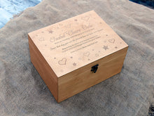 Lade das Bild in den Galerie-Viewer, Personalisierte Baby-Erinnerungsbox, Erinnerungsbox für das erste Jahr, Individuelle Holzbox