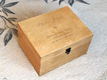 Cargar imagen en el visor de la galería, Caja de recuerdo de boda hecha a medida, caja de recuerdo personalizada, regalo de boda