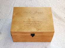 Cargar imagen en el visor de la galería, Caja de recuerdo de boda hecha a medida, caja de recuerdo personalizada, regalo de boda