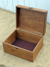 Load image into Gallery viewer, Personalized keepsake box , Wedding gift, Wedding anniversary gift, Gift for the couple