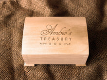 Lade das Bild in den Galerie-Viewer, Personalisierte Holzbox, Erinnerungsbox, Personalisierte Schmuckbox, Andenkenbox