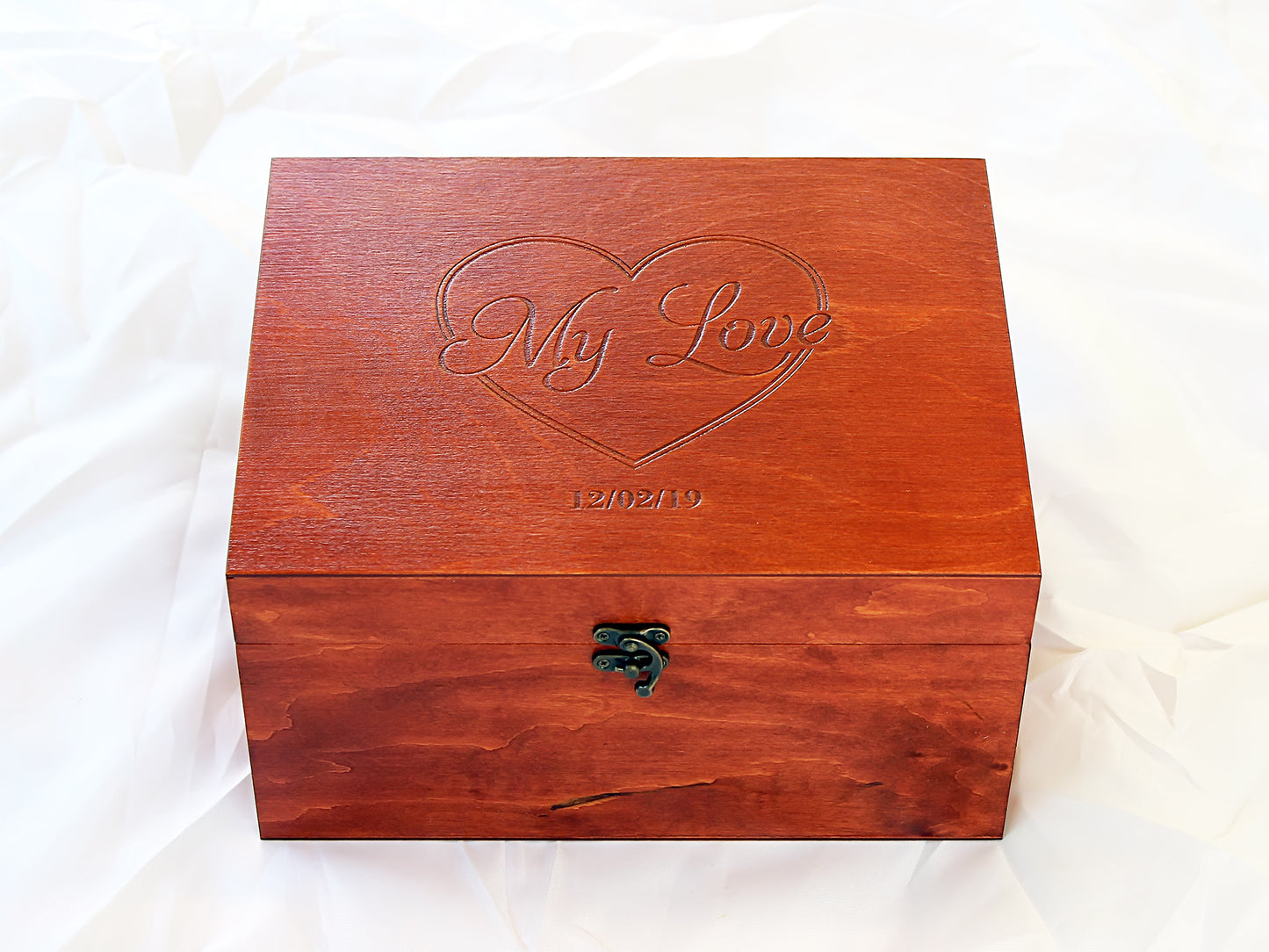 Regalo de aniversario personalizado, regalo para ella con corazón y fecha grabada.