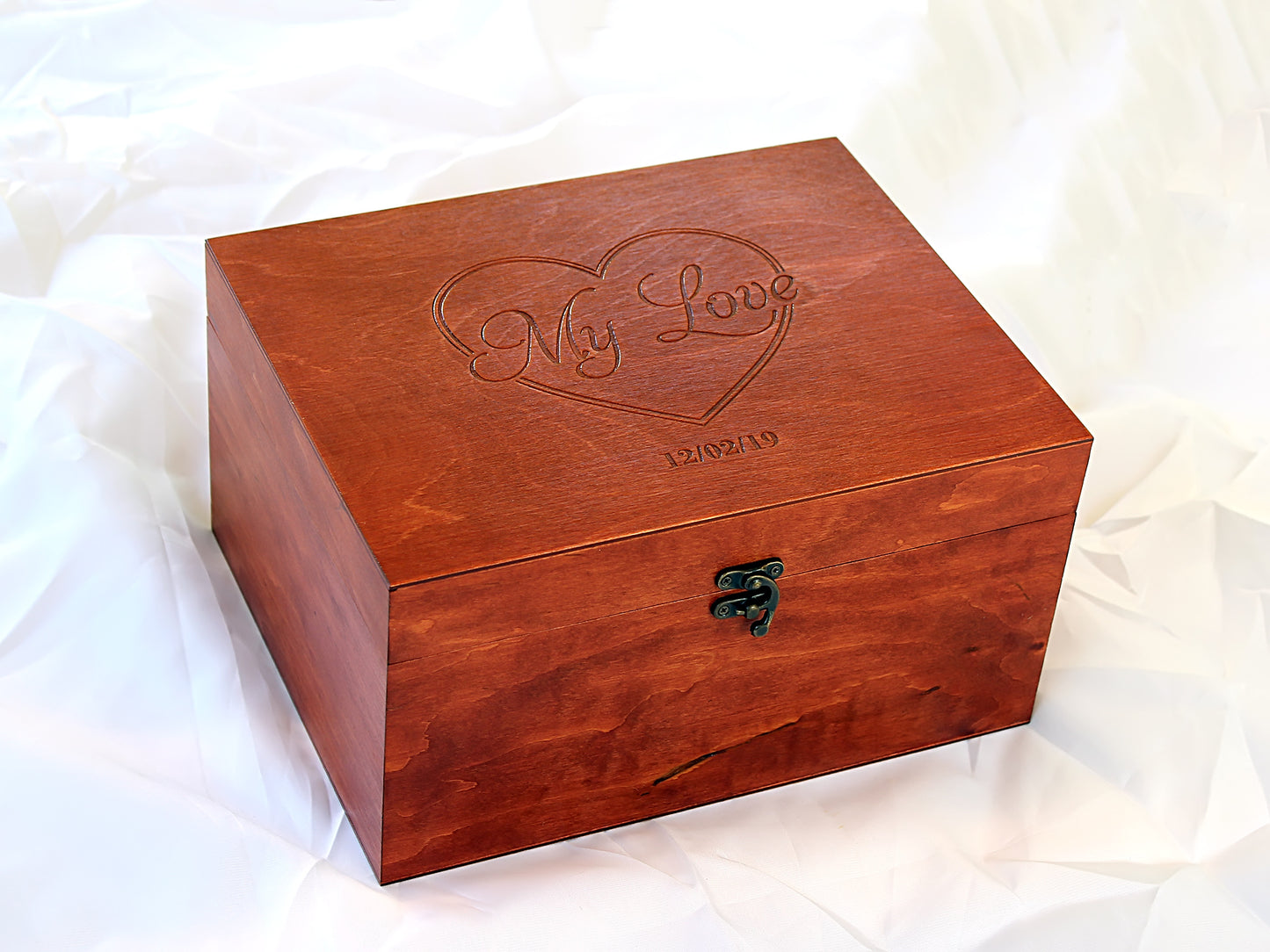 Regalo de aniversario personalizado, regalo para ella con corazón y fecha grabada.