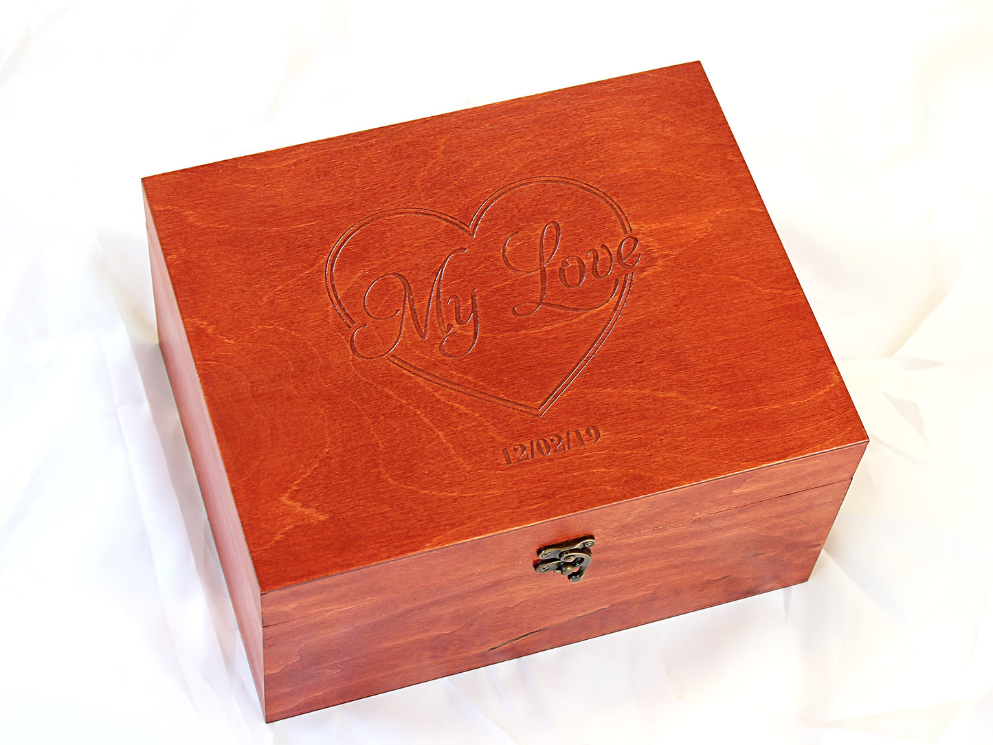 Regalo de aniversario personalizado, regalo para ella con corazón y fecha grabada.