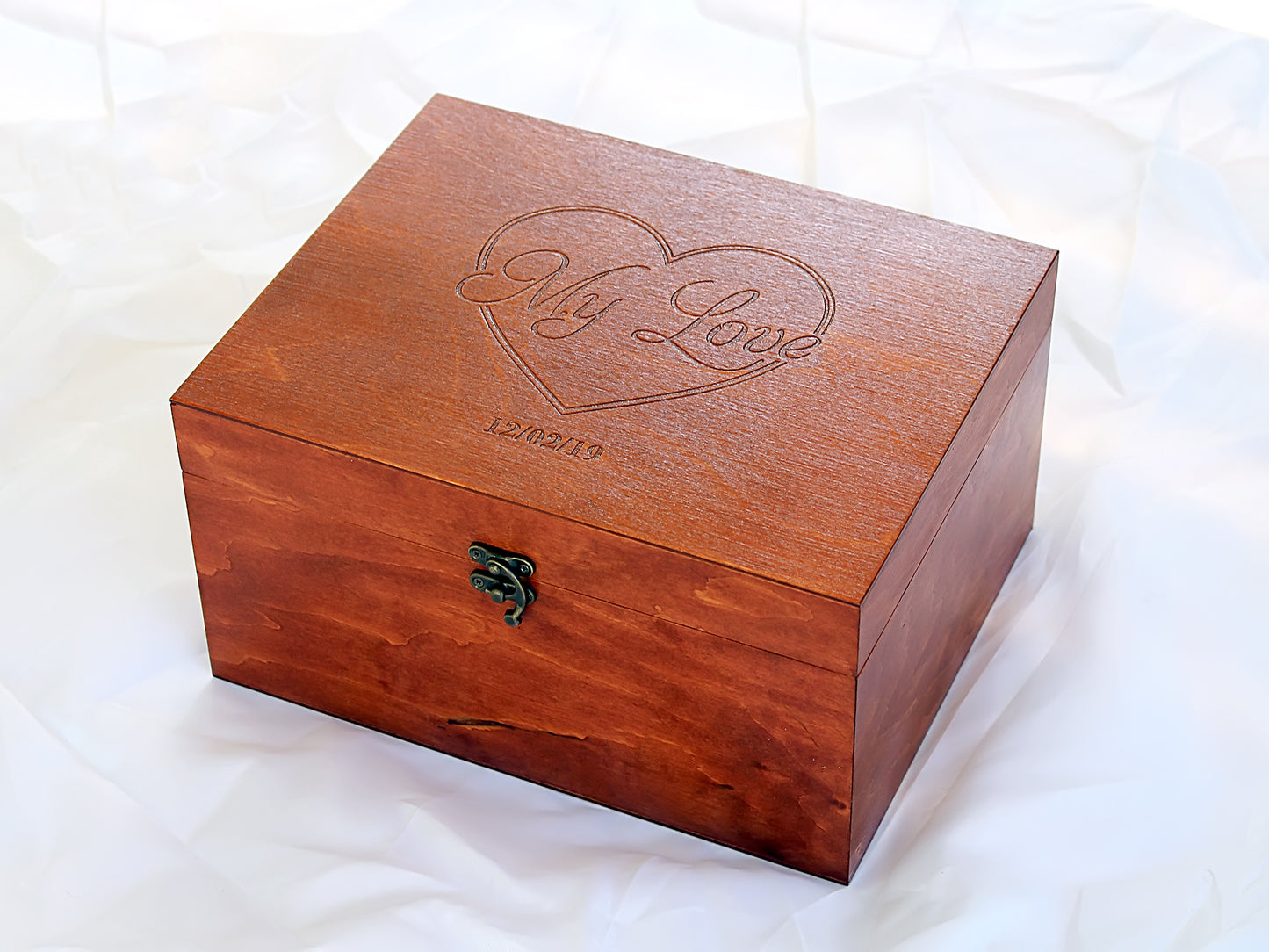 Regalo de aniversario personalizado, regalo para ella con corazón y fecha grabada.
