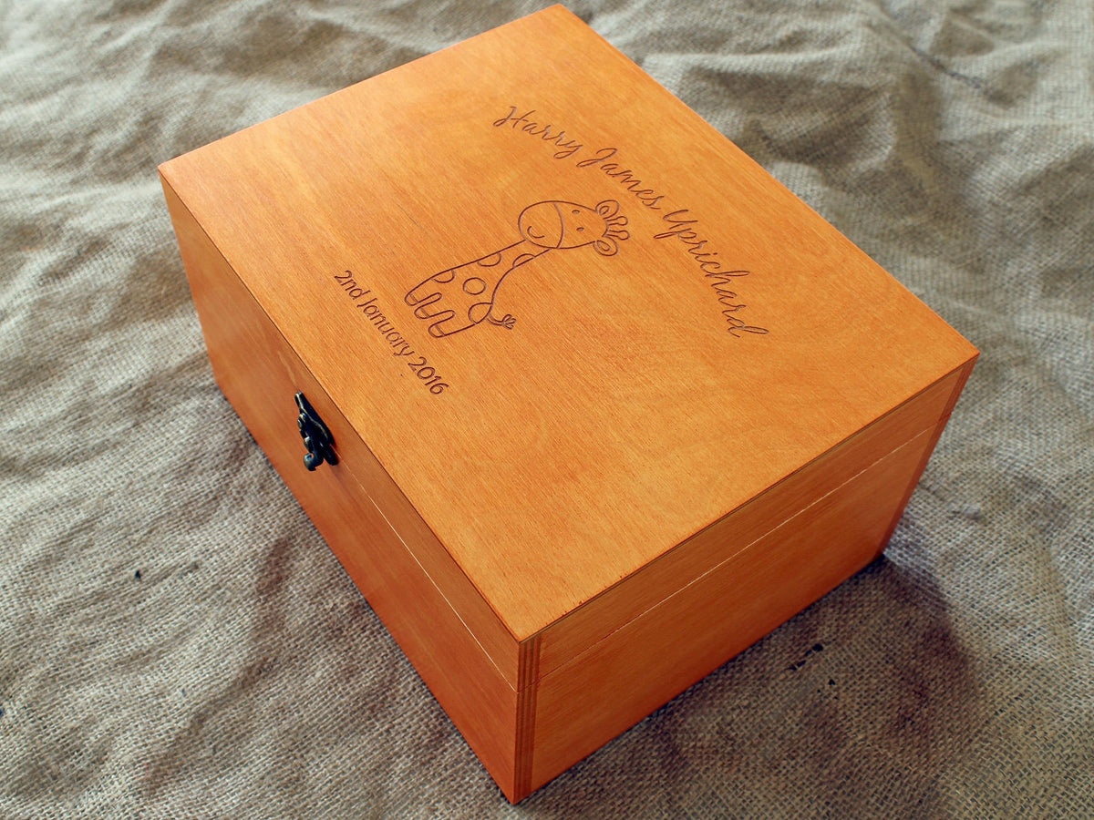 Baby giraffe memory box for a first birthday