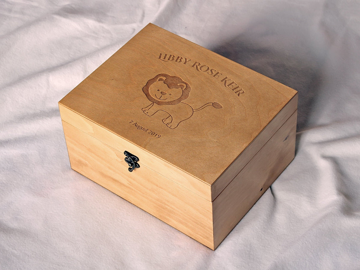 Custom baby keepsake box with engraved Leo design