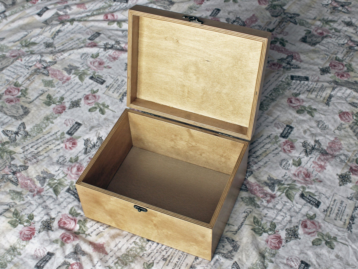 Custom baby memory box with hot air balloon design