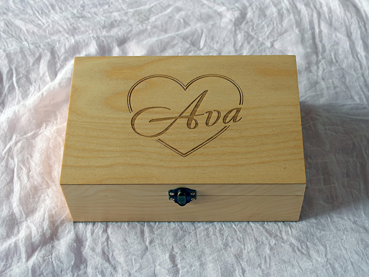 Joyero grabado personalizado, caja de recuerdo con nombre y corazón.