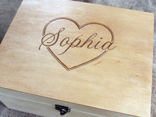 Load image into Gallery viewer, Keepsake box with heart and name engraved, Customized wood box for birthday gift
