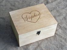 Load image into Gallery viewer, Keepsake box with heart and name engraved, Customized wood box for birthday gift
