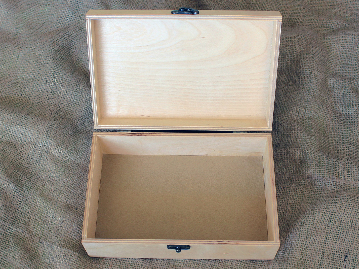 Erinnerungsbox mit eingraviertem Winnie-the-Pooh-Vers, Winnie- und I-Aah-Bild auf der Box