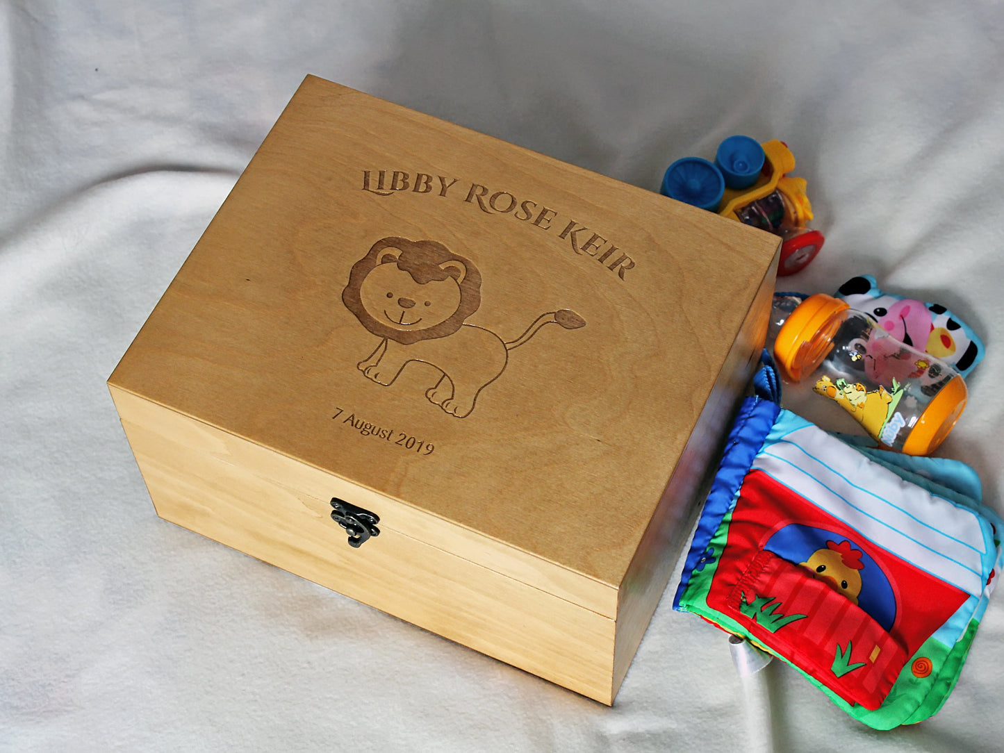 Personalized baby Leo memory box with engraved lion design
