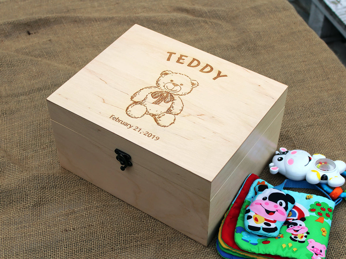 Personalized baby keepsake box with teddy bear design