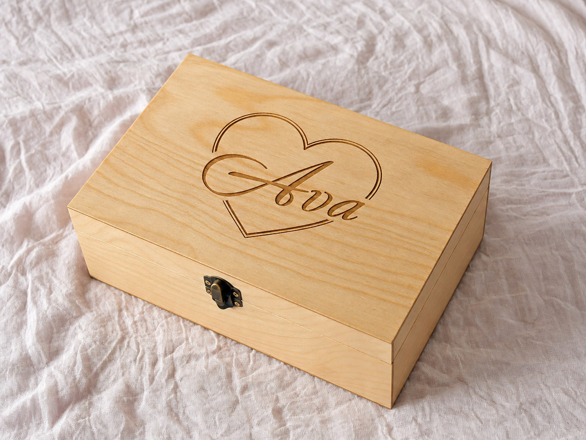 Personalized jewelry box with engraved name and heart
