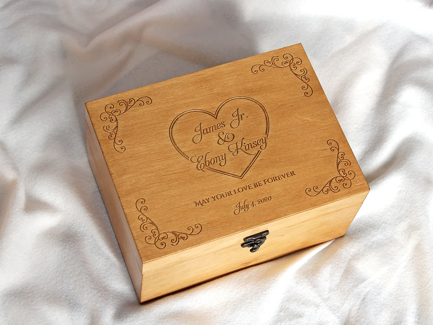 Wedding keepsake box for photos, cards and love letters