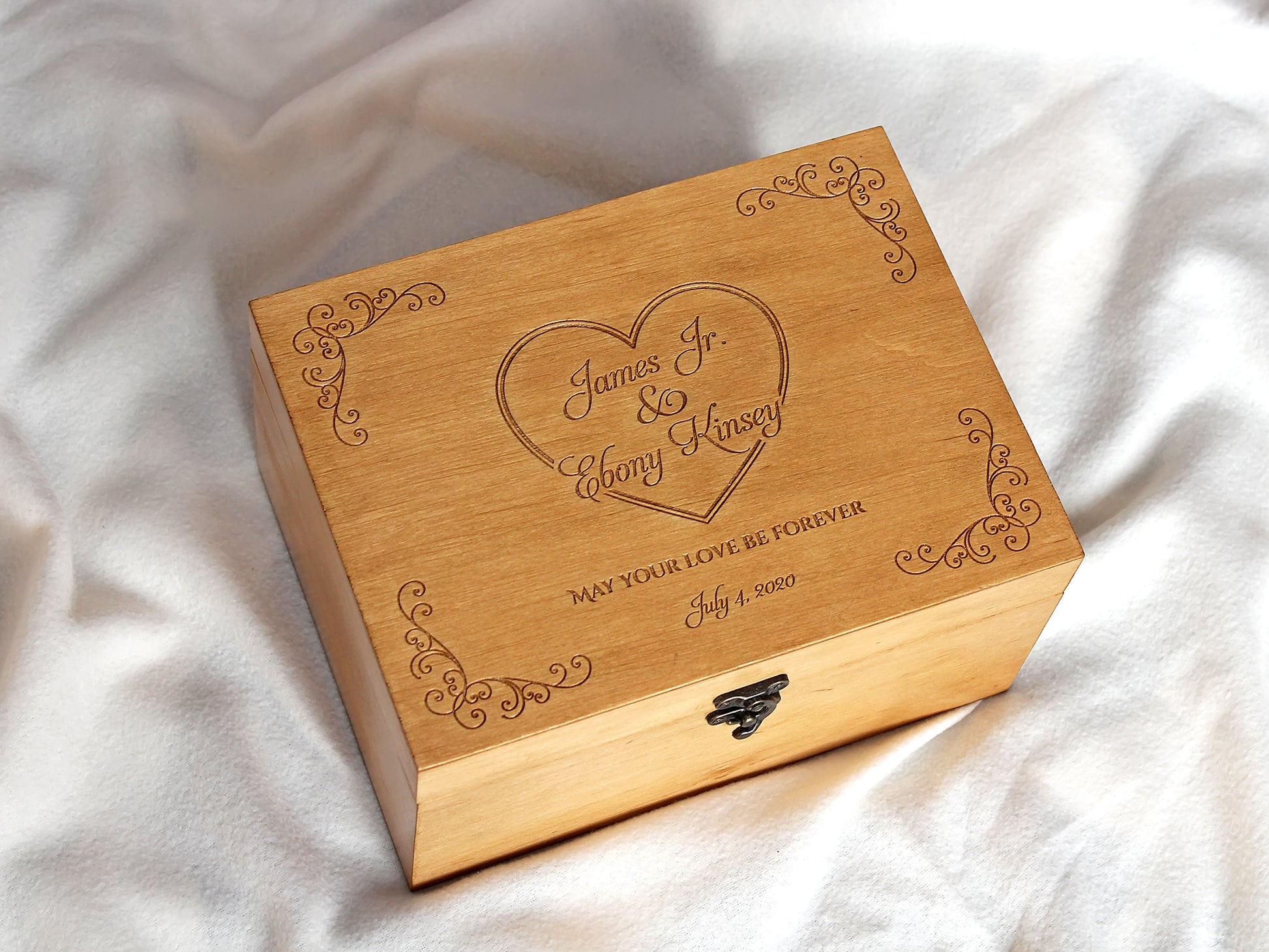 Wedding keepsake box for photos, cards and love letters